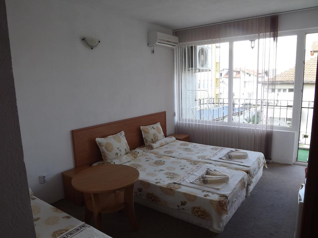 Guest House Stenli Primorsko Rum bild